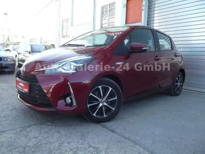 Gebraucht Toyota Yaris Hybrid Team 75 PS (55 kW) 2019 Rot Kleinwagen