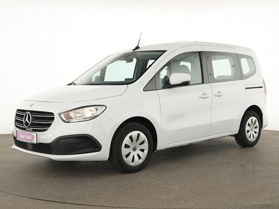 Gebraucht Mercedes T180 131 PS (96 kW) 2024 Weiß Van / Kleinbus