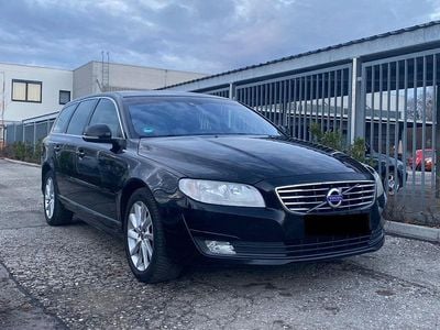 Schwarz Gebraucht 2016 Volvo V70 Momentum Kombi | 13.999 €