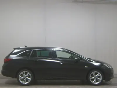 Używany Opel Astra Elegance 122 KM (89 kW) 2021 Czarny Kombi