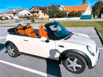 Usado Mini Cooper Cabriolet 116 HP (85 kW) 2008 Bege Cabrios