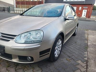 Gebraucht VW Golf IV Comfortline 75 PS (55 kW) 2004 Gold Limousine