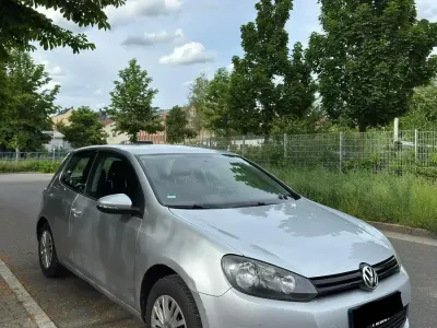 Gebraucht VW Golf VI 122 PS (89 kW) 2011 Silber Kleinwagen
