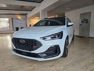 Gebraucht Ford Focus ST 280 PS (205 kW) 2023 Frostweiß Kombi