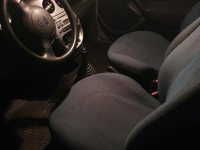 Gebraucht Ford Ka 69 PS (50 kW) 2006 Silber Kleinwagen
