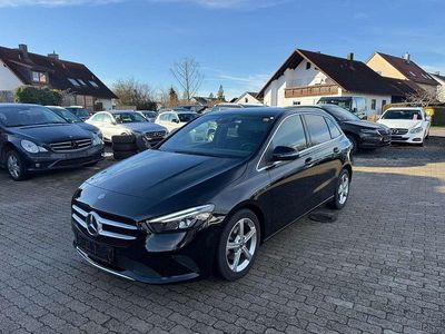 Gebraucht Mercedes B180 116 PS (85 kW) 2021 Kosmosschwarz Van / Kleinbus