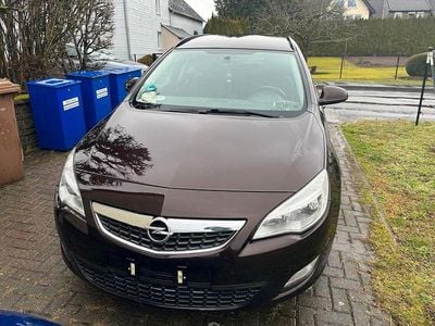 Usata Opel Astra 110 CV (80 kW) 2012 Marrone Station wagon