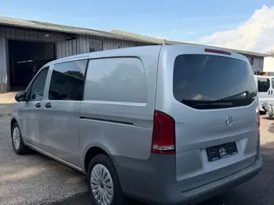 Gebraucht Mercedes Vito 190 PS (139 kW) 2021 Silber Van