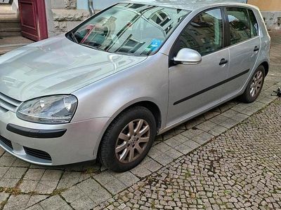 Silber Gebraucht 2004 VW Golf V Kleinwagen | 1.999 € (Guter Preis)