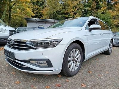 Gebraucht VW Passat Business 150 PS (110 kW) 2022 Gletscherweiß metallic Kombi
