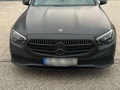 Gebraucht Mercedes E220 200 PS (147 kW) 2023 Schwarz Limousine