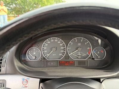 Second-hand BMW 330 Sport Line 231 CP (169 kW) 2001 Argintiu Cabrio