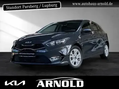 Gebraucht Kia Ceed Vision 140 PS (102 kW) 2025 Darkpentametal (metallic) Kleinwagen