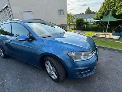 Gebraucht VW Golf VII Trendline 105 PS (77 kW) 2013 Blau Kombi