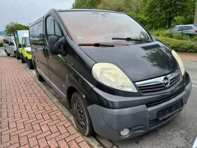 Używany Opel Vivaro 114 KM (83 kW) 2008 Czarny Minivan