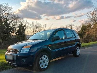 Second-hand Ford Fusion Ambiente 80 CP (58 kW) 2010 Albastru Hatchback