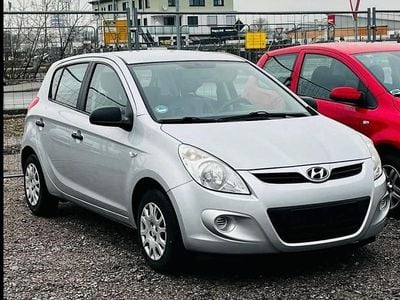 Gebraucht Hyundai i20 2012 Silber Kleinwagen