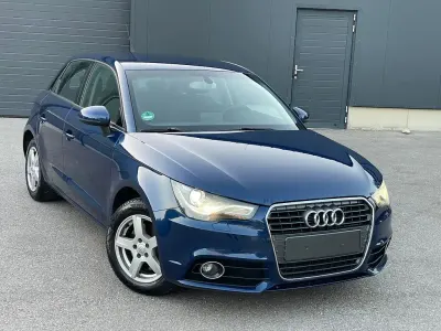 Gebraucht Audi A1 Sportback Attraction 105 PS (77 kW) 2014 Blau Kleinwagen