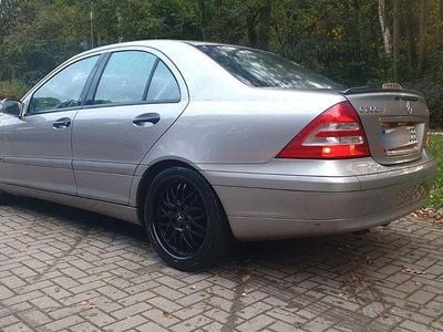 Mercedes C200