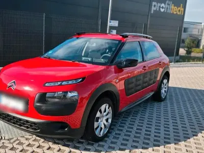 Gebraucht Citroën C4 Cactus 110 PS (80 kW) 2017 Rot Kleinwagen