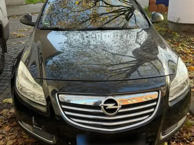Gebraucht Opel Insignia 160 PS (117 kW) 2008 Schwarz Limousine
