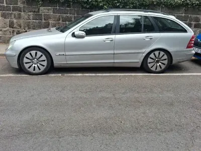 Gebraucht Mercedes C200 Elegance 122 PS (89 kW) 2003 Silber Limousine