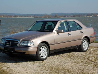 gebraucht Mercedes C180 ELEGANCE aus 1. Hand