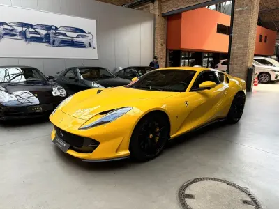 Usata Ferrari 812 795 CV (584 kW) 2020 Giallo Coupé