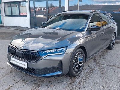 Grau Gebraucht 2024 Skoda Octavia SportLine Kombi | 34.990 € (Etwas zu teuer)