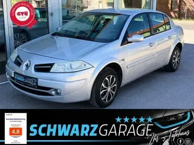 Gebraucht Renault Mégane Avantage 111 PS (81 kW) 2009 Grau Limousine