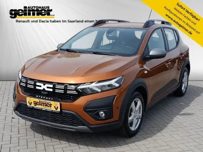 Usata Dacia Sandero Expression 110 CV (80 kW) 2023 Arancione Berlina