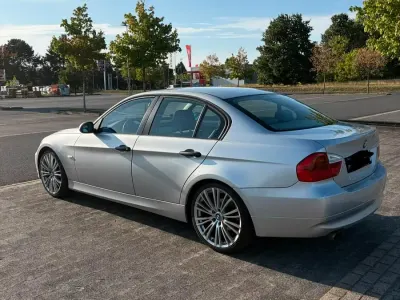 Gebraucht BMW 320 150 PS (110 kW) 2005 Silber Limousine