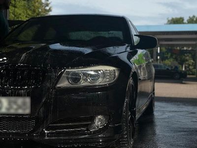 Second-hand BMW 318 143 CP (105 kW) 2009 Negru Berlinǎ