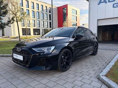 Second-hand Audi RS3 Sport 400 CP (294 kW) 2025 Negru Berlinǎ