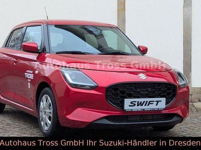 Neu Suzuki Swift Comfort 83 PS (61 kW) 2025 Rot Kleinwagen