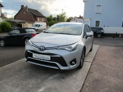 Gebraucht Toyota Avensis Edition-S 147 PS (108 kW) 2017 Silber Kombi