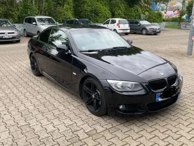 Gebraucht BMW 330 Cabriolet M Sport 245 PS (180 kW) 2013 Schwarz Cabrio