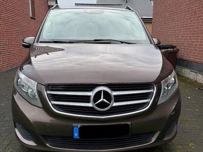 Gebraucht Mercedes V220 Avantgarde Edition 163 PS (119 kW) 2015 Braun Van / Kleinbus