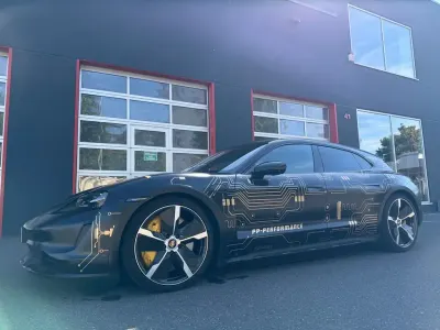 Gebraucht Porsche Taycan Turbo S Cross Turismo 559 kW (761 PS) 2021 Schwarz Limousine