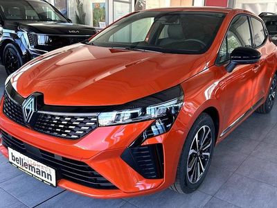 Orange Neu 2025 Renault Clio V Techno Limousine | 20.950 € (Fairer Preis)