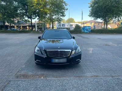 Gebraucht Mercedes E250 Avantgarde 204 PS (150 kW) 2010 Braun Limousine