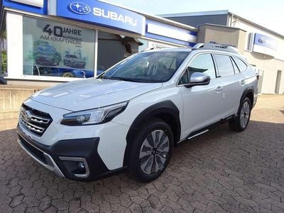 Neu Subaru Outback Platinum 169 PS (124 kW) 2025 Crystal white Kombi