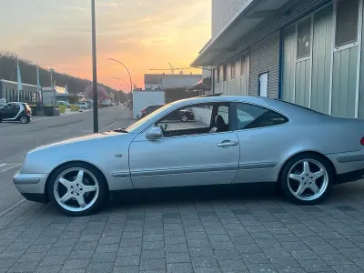 Gebraucht Mercedes CLK230 193 PS (141 kW) 1998 Silber Coupé
