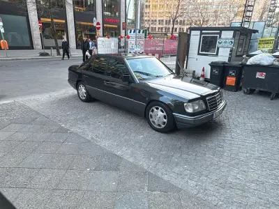 Gebraucht Mercedes E420 279 PS (205 kW) 1995 Schwarz Limousine
