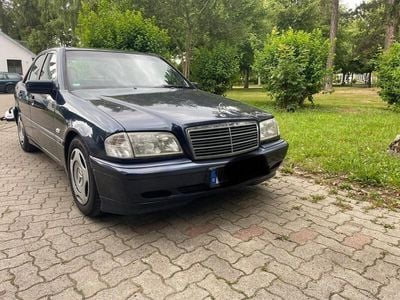 Mercedes C180
