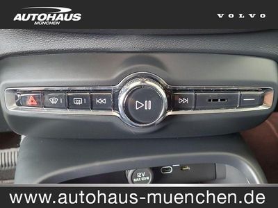 Gebraucht Volvo XC40 Plus 197 PS (144 kW) 2023 Schwarz SUV