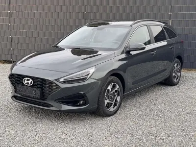 Neu Hyundai i30 116 PS (85 kW) 2026 Cypress green Kombi