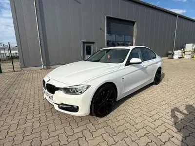 Gebraucht BMW 320 Sport Line 184 PS (135 kW) 2013 Weiß Limousine