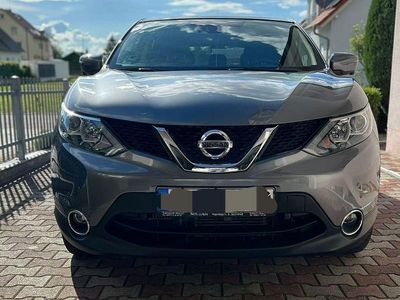 Gebraucht Nissan Qashqai Acenta 116 PS (85 kW) 2016 Grau SUV