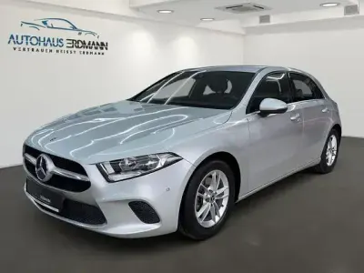 Begagnad Mercedes A180 136 HK (100 kW) 2019 Silver Sedan